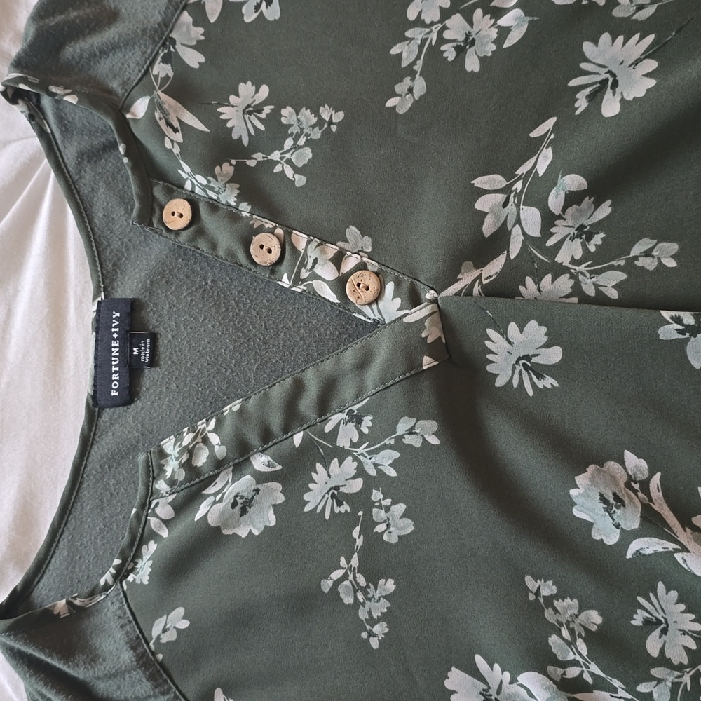 Fortune and Ivy blouse size Medium